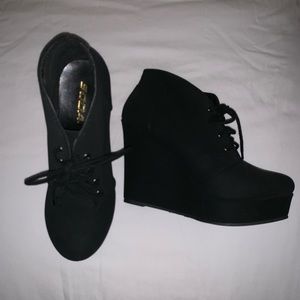 Black wedges women’s size 8.5